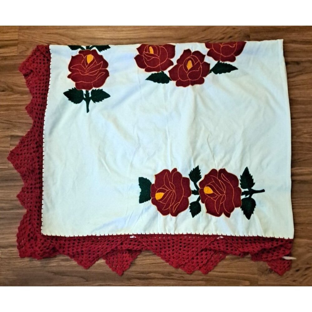 Handmade Red Rose Applique Quilt Twin Crochet Lace Trim Country Farmhouse 70x59